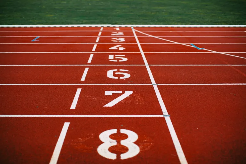 Three Minutes and Change: The Night Roger Bannister Broke the Clock — and Every Runner After Him